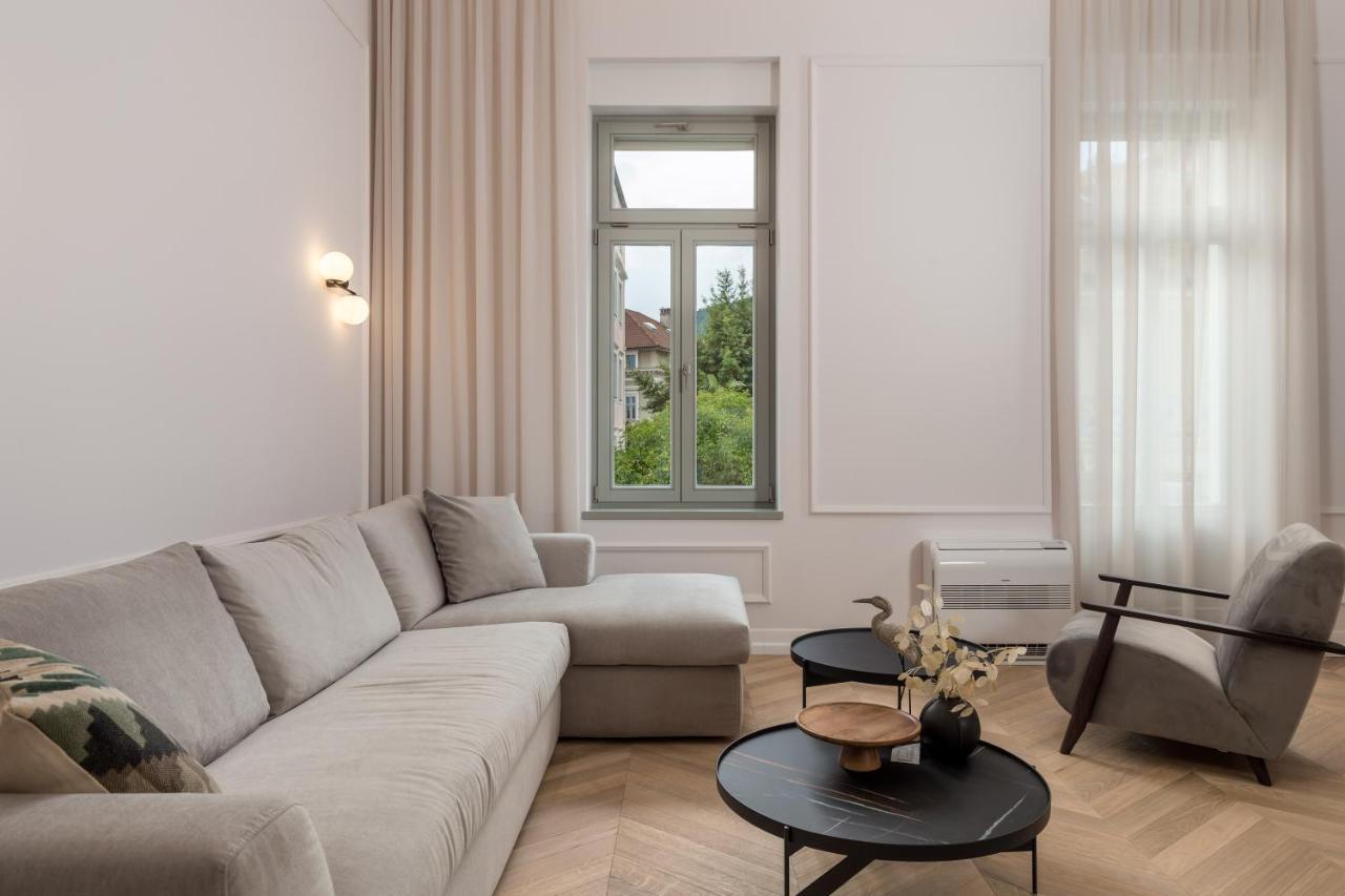 Apartment Plaza *