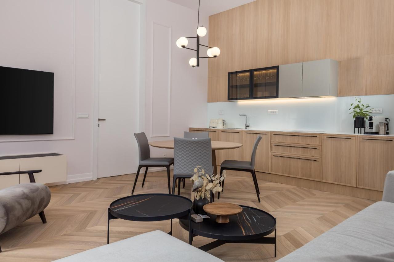 Apartment Plaza *