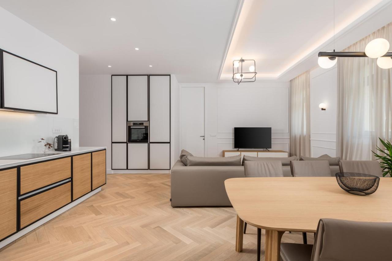 Plaza Apartment