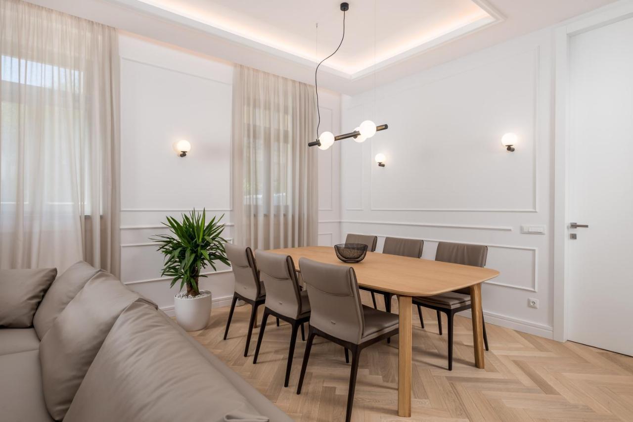 Apartment Plaza