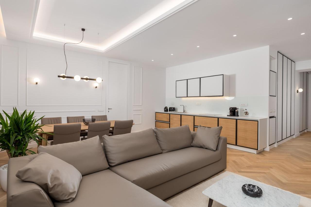 Apartment Plaza *